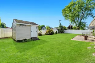 13 Fruitwood Ln, Commack, NY 11725 - Photo 27