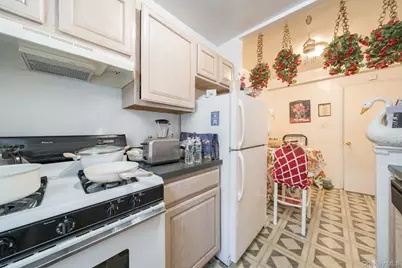 84-01 Main Street #618, Briarwood, NY 11435 - Photo 11