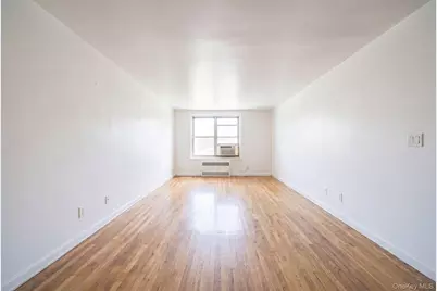 84-01 Main Street #618, Briarwood, NY 11435 - Photo 3