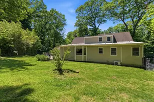 106 Vineyard Rd, Huntington, NY 11743 - Photo 25