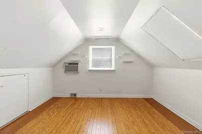 106 Vineyard Road, Huntington, NY 11743 - Photo 19