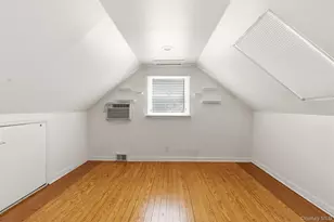 106 Vineyard Rd, Huntington, NY 11743 - Photo 19