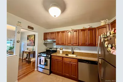 328 Lakeland Avenue #1A, Sayville, NY 11782 - Photo 7