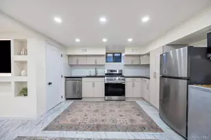 6 Ash Ln, Valley Stream, NY 11581 - Photo 19
