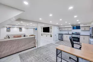 6 Ash Ln, Valley Stream, NY 11581 - Photo 17