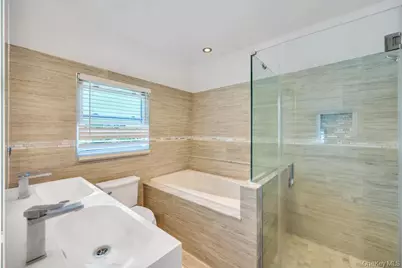6 Ash Lane, Valley Stream, NY 11581 - Photo 13