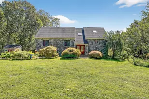 986 Cliff Ave, Yorktown Heights, NY 10598 - Photo 3