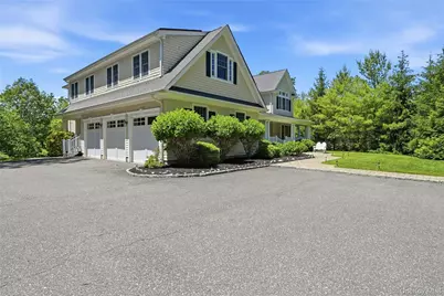 1330 Ridge Road, Syosset, NY 11791 - Photo 45