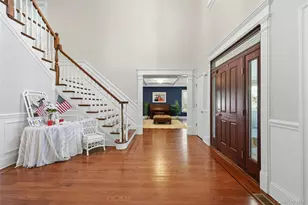 1330 Ridge Rd, Syosset, NY 11791 - Photo 9