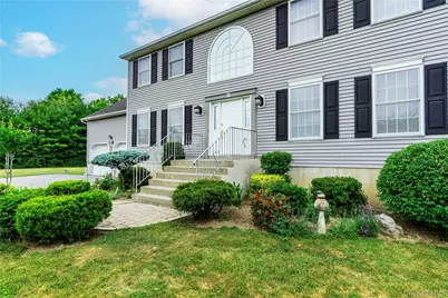 46 Wildflower Ridge, Poughkeepsie, NY 12603 - Photo 3