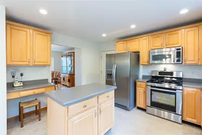 46 Wildflower Ridge, Poughkeepsie, NY 12603 - Photo 17