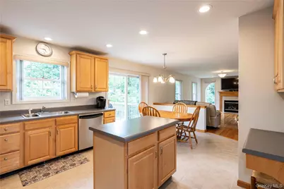 46 Wildflower Ridge, Poughkeepsie, NY 12603 - Photo 15