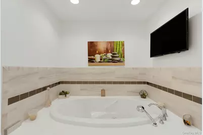 19 Flower Lane, Valley Cottage, NY 10989 - Photo 17