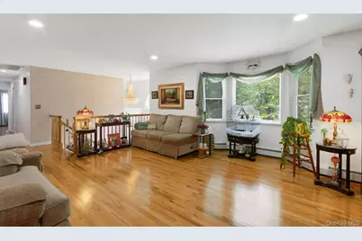 19 Flower Lane, Valley Cottage, NY 10989 - Photo 11