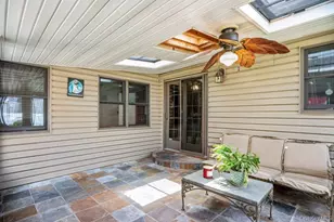 17 Brook Pl, East Islip, NY 11730 - Photo 25