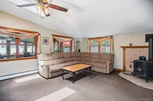 17 Brook Pl, East Islip, NY 11730 - Photo 15