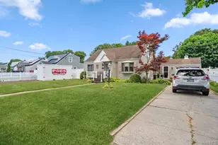 17 Brook Pl, East Islip, NY 11730 - Photo 3