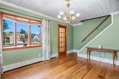 17 Brook Place, East Islip, NY 11730 - Photo 7
