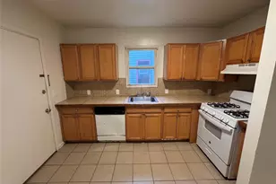 21 Jewett Ave, Poughkeepsie, NY 12601 - Photo 9