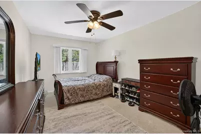 6037 69th Place, Maspeth, NY 11378 - Photo 17