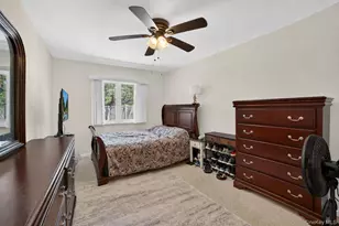 60-37 69th Pl, Maspeth, NY 11378 - Photo 17