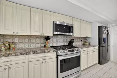 6037 69th Place, Maspeth, NY 11378 - Photo 9