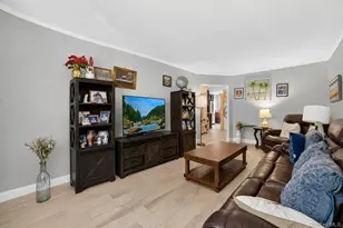 60-37 69th Pl, Maspeth, NY 11378 - Photo 21
