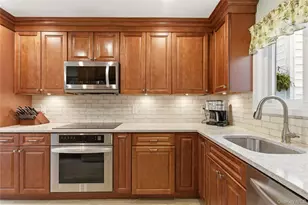 44 Hidden Ridge Dr, Syosset, NY 11791 - Photo 7