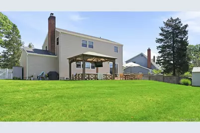 12 Westbrook Lane, Smithtown, NY 11787 - Photo 3