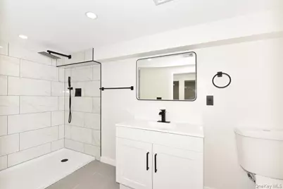 79 Columbus Boulevard, Amityville, NY 11701 - Photo 19
