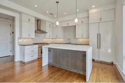 422 E Boston Post Road #PH 401, Mamaroneck, NY 10543 - Photo 7