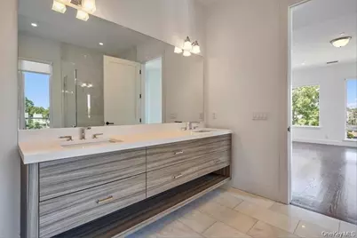422 E Boston Post Road #PH 401, Mamaroneck, NY 10543 - Photo 15