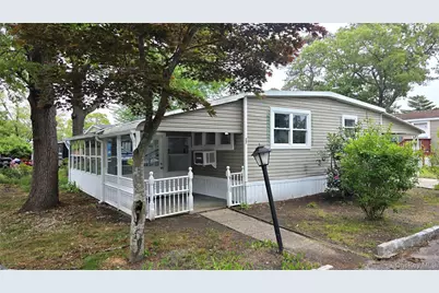 525 Riverleigh Avenue #27 Birch, Riverhead, NY 11901 - Photo 13