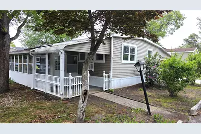 525 Riverleigh Avenue #27 Birch, Riverhead, NY 11901 - Photo 1
