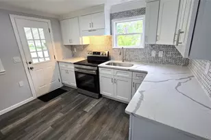 525 Riverleigh Ave, Riverhead, NY 11901 - Photo 3