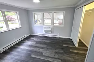 525 Riverleigh Ave, Riverhead, NY 11901 - Photo 11