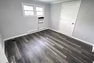 525 Riverleigh Ave, Riverhead, NY 11901 - Photo 7