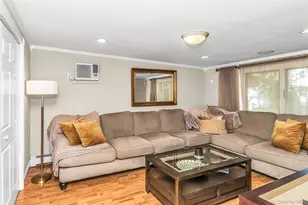 259 Willowood Dr, Wantagh, NY 11793 - Photo 17