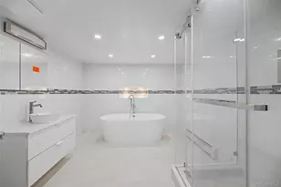 5 Bellingham Ln, Great Neck, NY 11023 - Photo 17