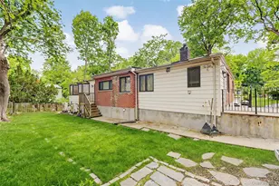 5 Bellingham Ln, Great Neck, NY 11023 - Photo 25