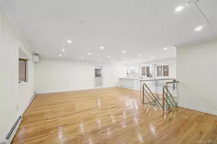5 Bellingham Ln, Great Neck, NY 11023 - Photo 5