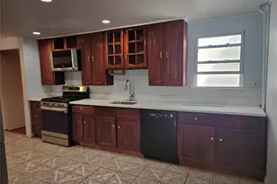 139 Sickles Ave, New Rochelle, NY 10801 - Photo 3