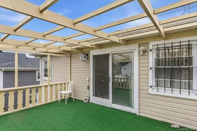 22 Wood Street, Lynbrook, NY 11563 - Photo 23