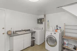 22 Wood St, Lynbrook, NY 11563 - Photo 21