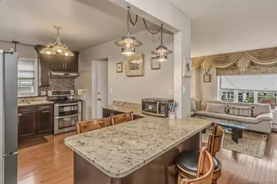 22 Wood Street, Lynbrook, NY 11563 - Photo 7