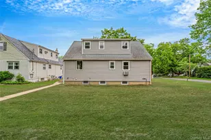 24 Russell St, Amityville, NY 11701 - Photo 3