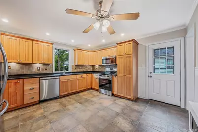 24 Russell Street, Amityville, NY 11701 - Photo 15
