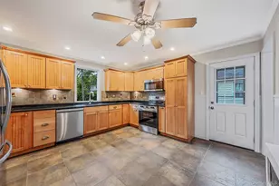 24 Russell St, Amityville, NY 11701 - Photo 15