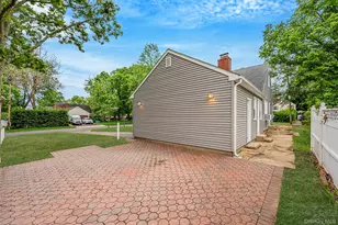24 Russell St, Amityville, NY 11701 - Photo 5