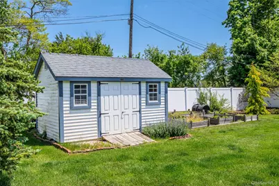 119 Hubbard Avenue, Riverhead, NY 11901 - Photo 15
